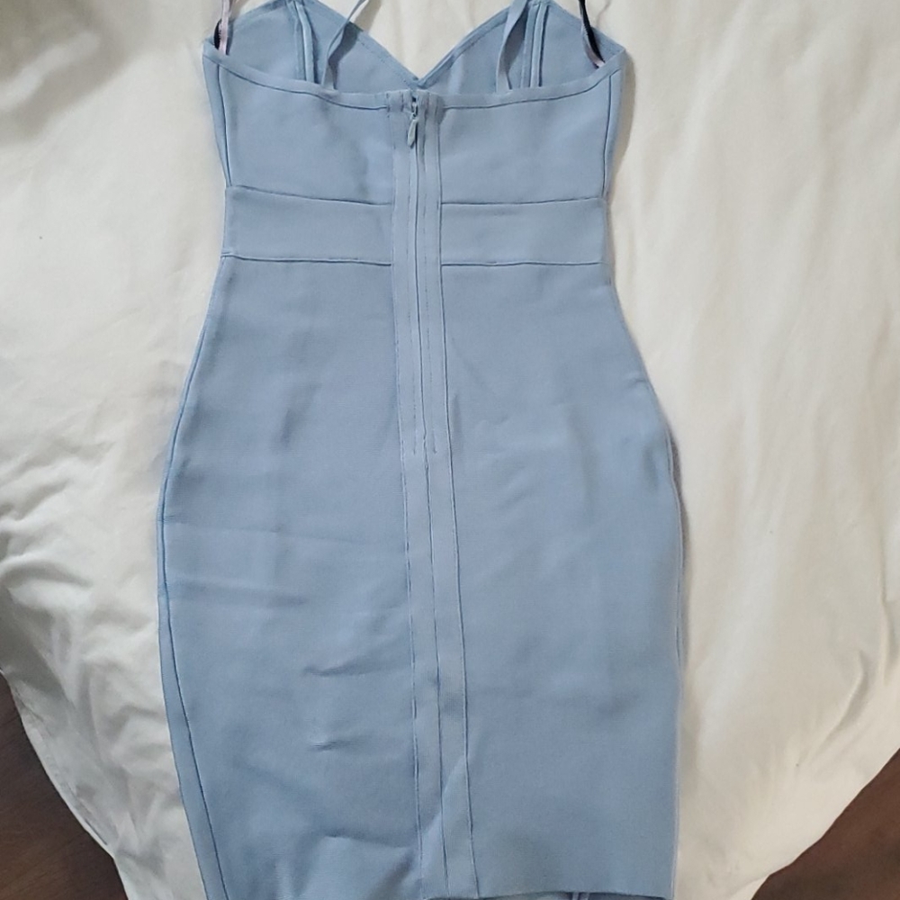 Dress - Picture 3 of 3